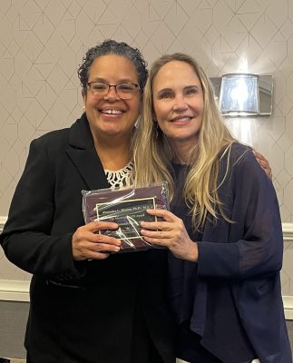 Alexandra Hanlon Receives Mentoring Award